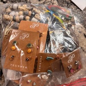 3 lb bag beads/jewlery
